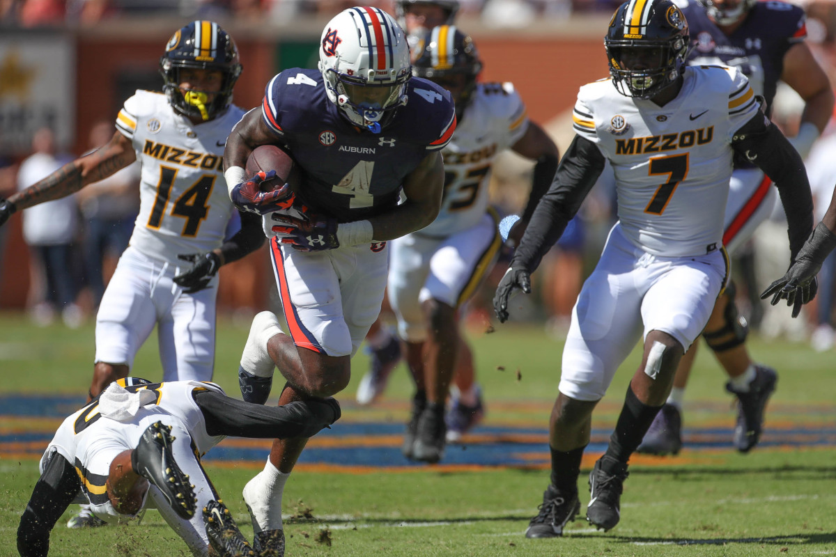 Tank Bigsby carries the ball vs Missouri.